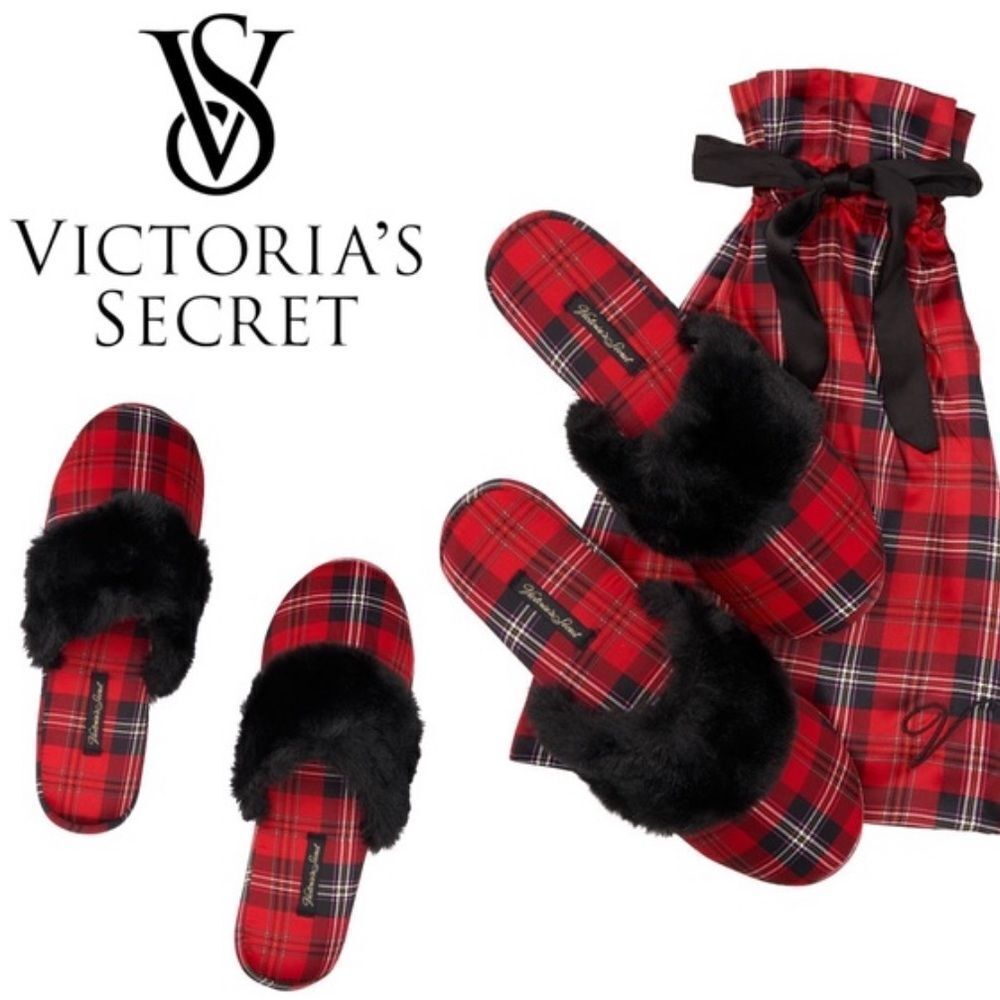 ✨ Victoria’s Secret black red plaid slippers✨